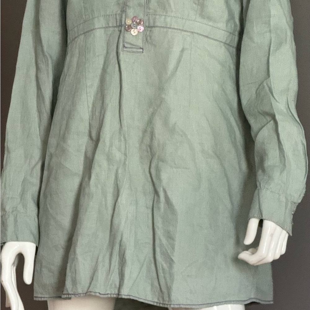 Green Long-Sleeve Tunic with Floral Detail